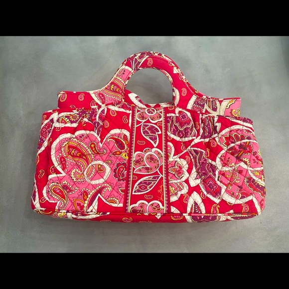 Vera Bradley Handbags - Vera Bradley “Abby” Quilted Cotton Bag